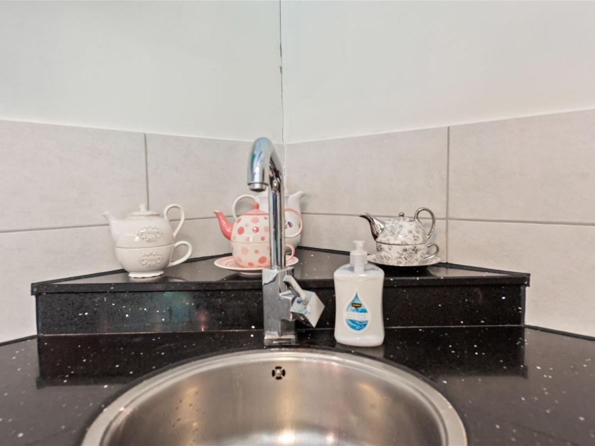 Enticing Holiday Home In Eastermar Near Burgumer Mar Lake Hoogzand 외부 사진